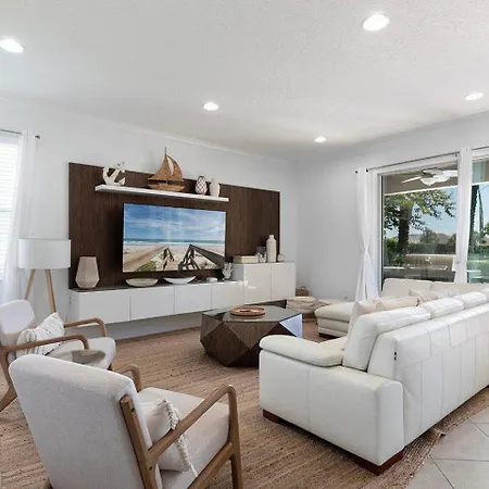 Modern 5 Bdrm Villa With Galactic Bedroom At Encore